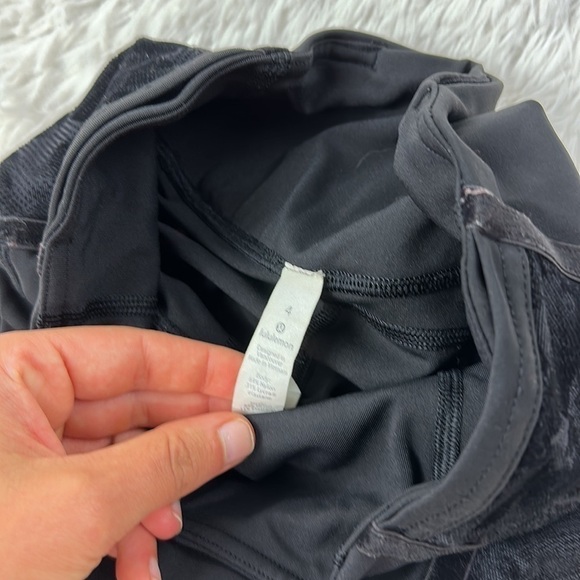Lululemon Wunder Under Crop High-Rise *Flocked 21" Black / Scatter Floral Black - Picture 4 of 7